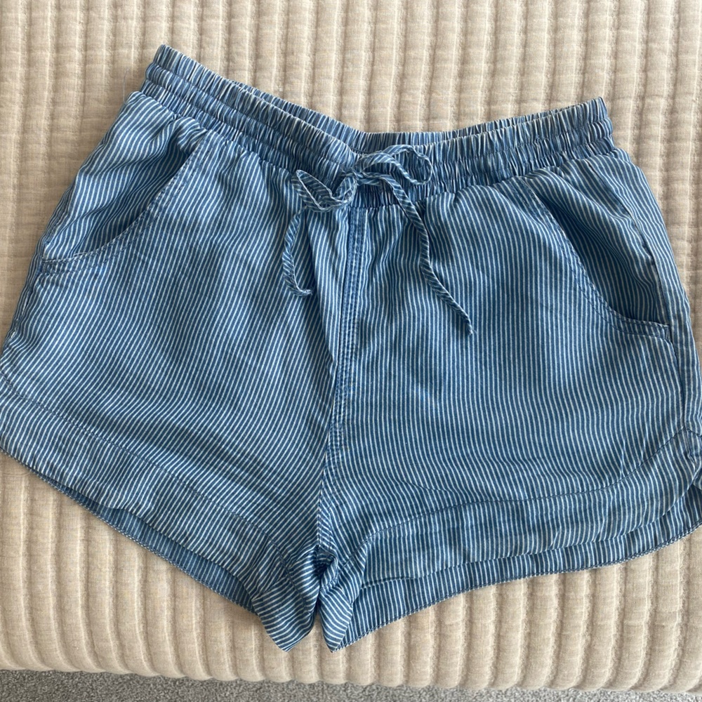 Blue striped shorts with drawstring waistband